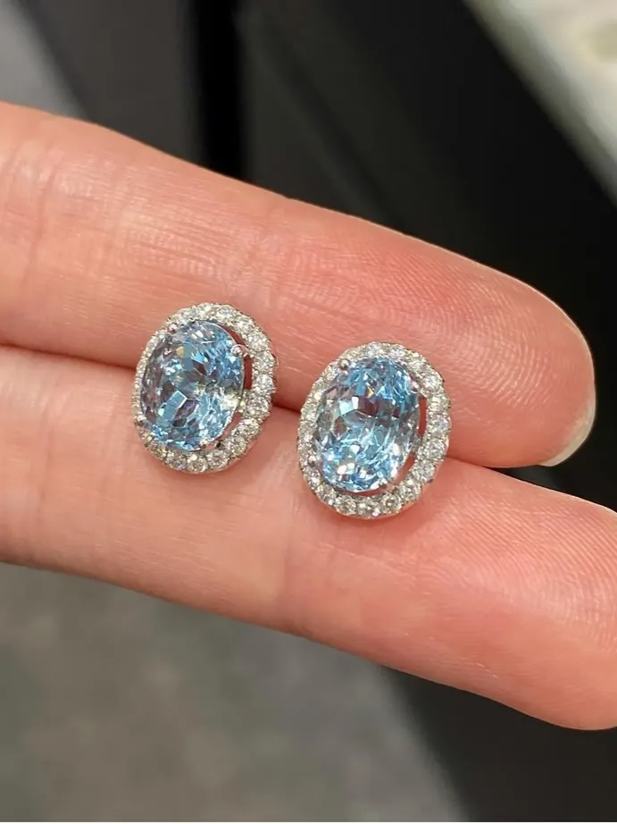 Pale blue ovals, ringed in a halo