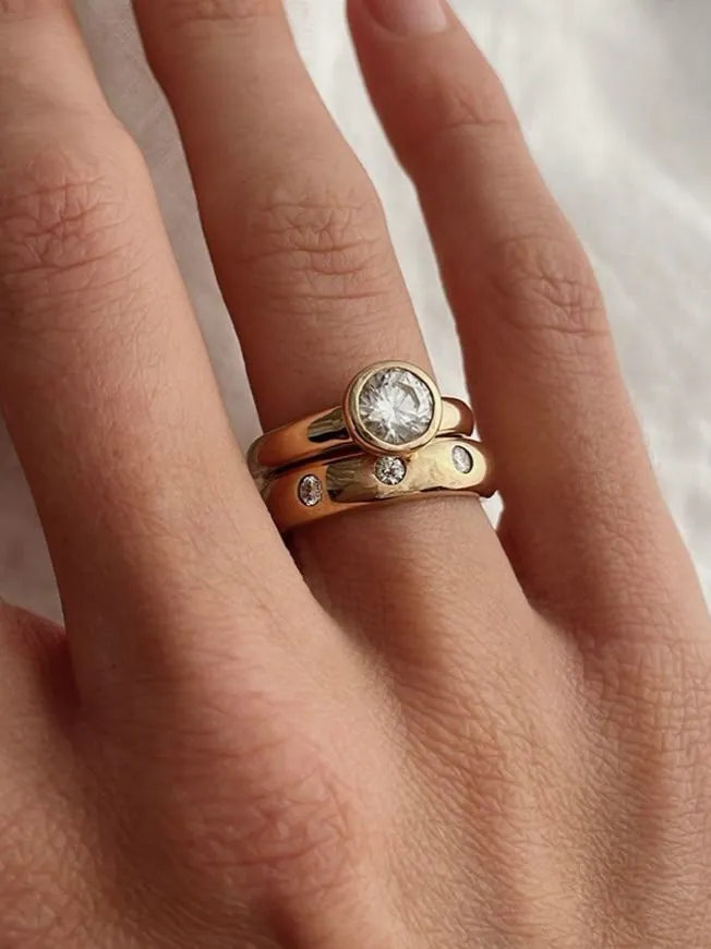 A round bezel, given a band of its own